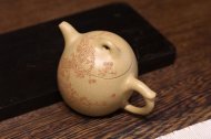 《松樹(shù)秦權(quán)》宜興紫砂壺本山段助理工藝美術(shù)師手工壺茶具秦權(quán)